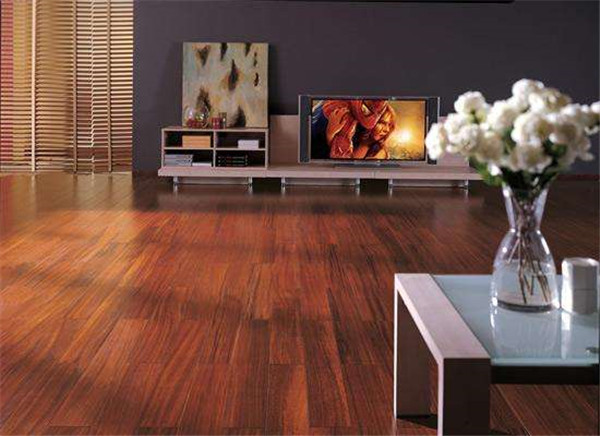 臥室實木地板怎么保養好？